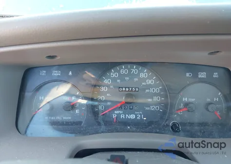 2005 Mercury Grand Marquis Gs z USA, uszkodzony, nr VIN 2MEFM74W95X645257